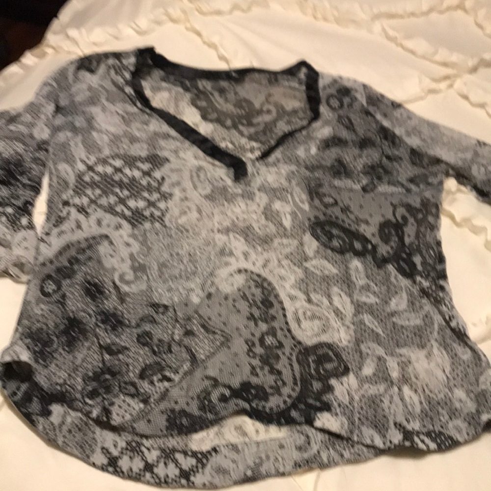 Size XL black/cream top by essentials by Milano
